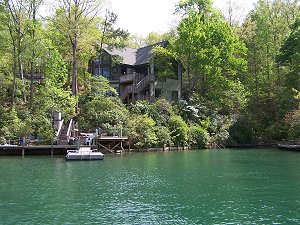 A home on Lake Keowee